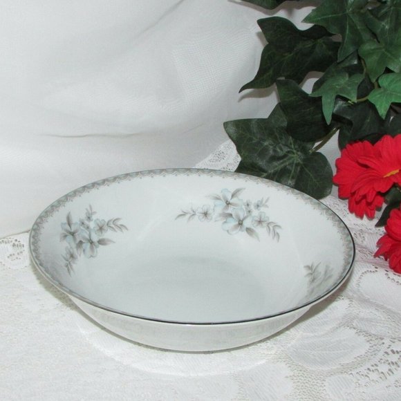 Mikasa Alicia 9" Vintage Bone China Serving Bowl 9359 Blue Flowers Japan - Picture 1 of 8